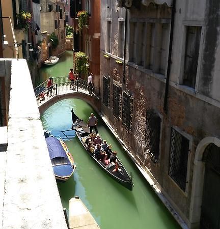 Balcone Sul Canale Venetië Buitenkant foto