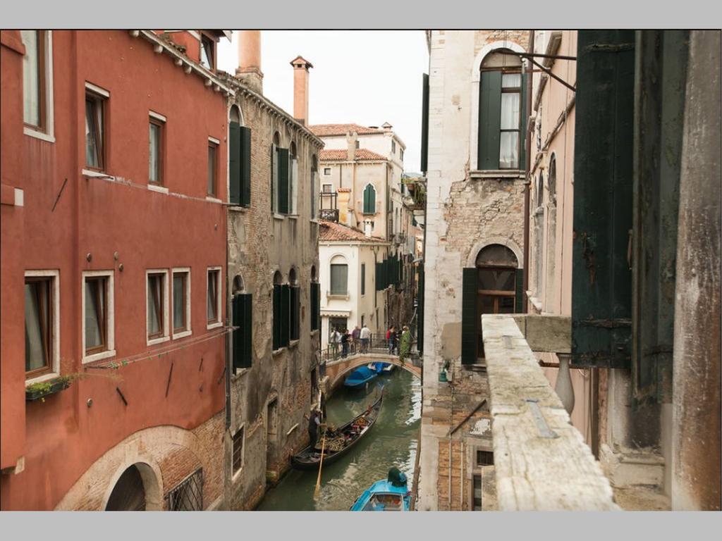 Balcone Sul Canale Venetië Buitenkant foto