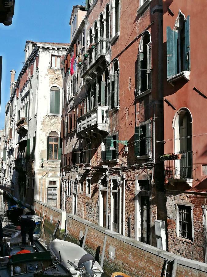 Balcone Sul Canale Venetië Buitenkant foto