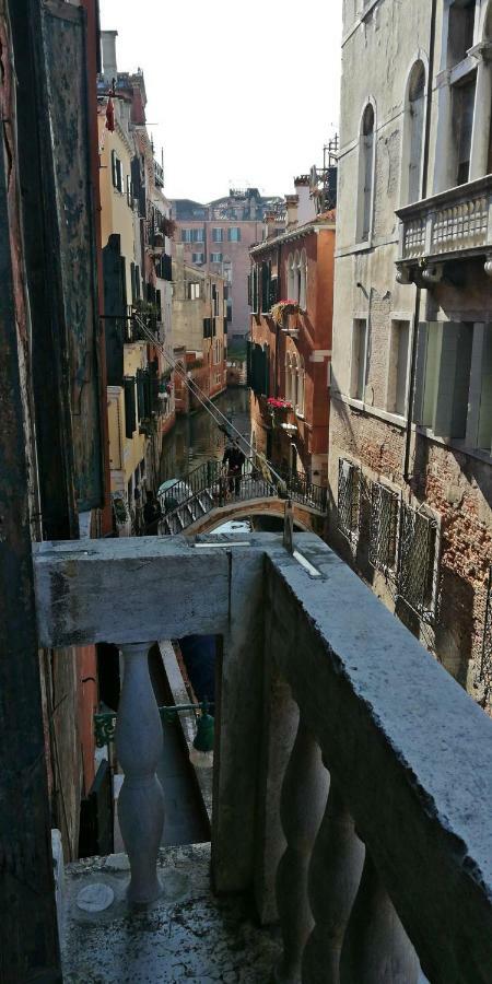 Balcone Sul Canale Venetië Buitenkant foto