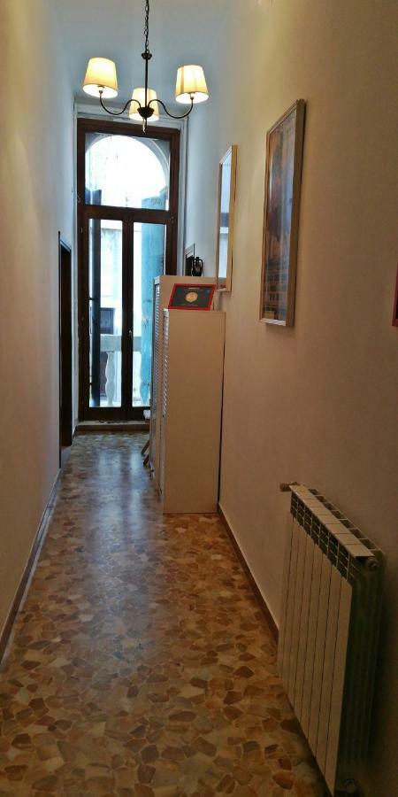 Balcone Sul Canale Venetië Buitenkant foto