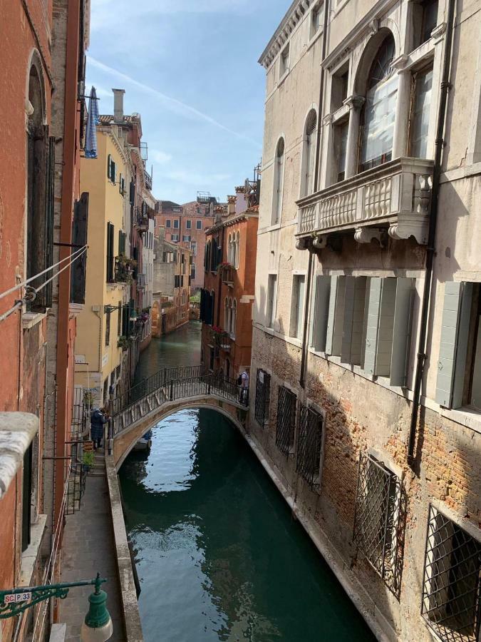 Balcone Sul Canale Venetië Buitenkant foto