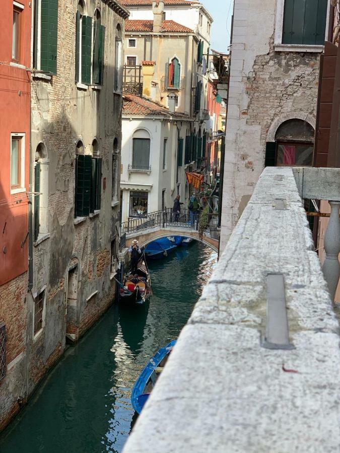 Balcone Sul Canale Venetië Buitenkant foto